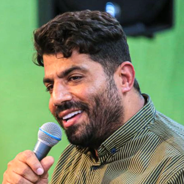 تصویر روح الله بهمنی - امشب ملائک، حیرون و مست‌اند