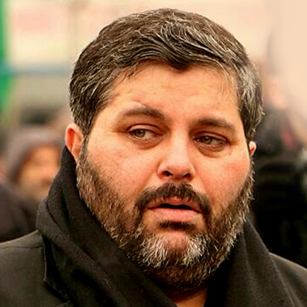 تصویر حاج حسن جمالی - با عصا می‌زندنت