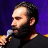 تو رو با غم نگات می‌کنم