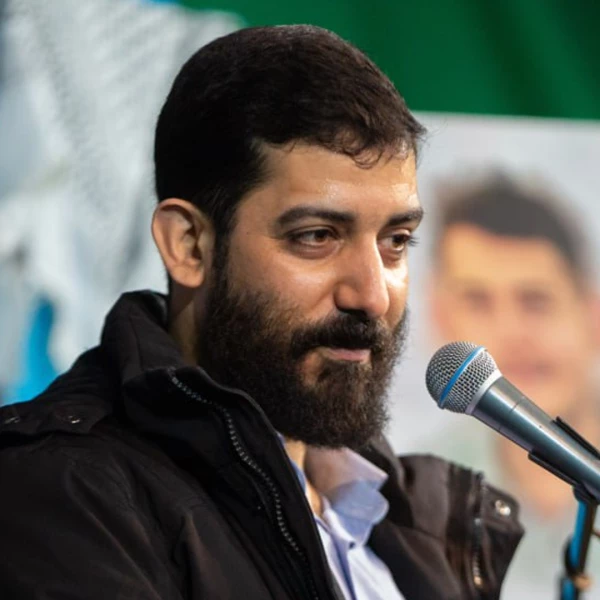 تصویر محمد رستمی - پرم را من باز می‌کنم میام به امّید خدا