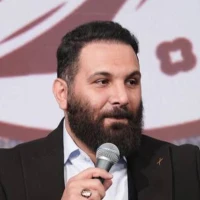 الهی که دستامون تو دست مولا باشه