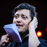 پای سفره‌ت می‌شینن، حاتم‌ها